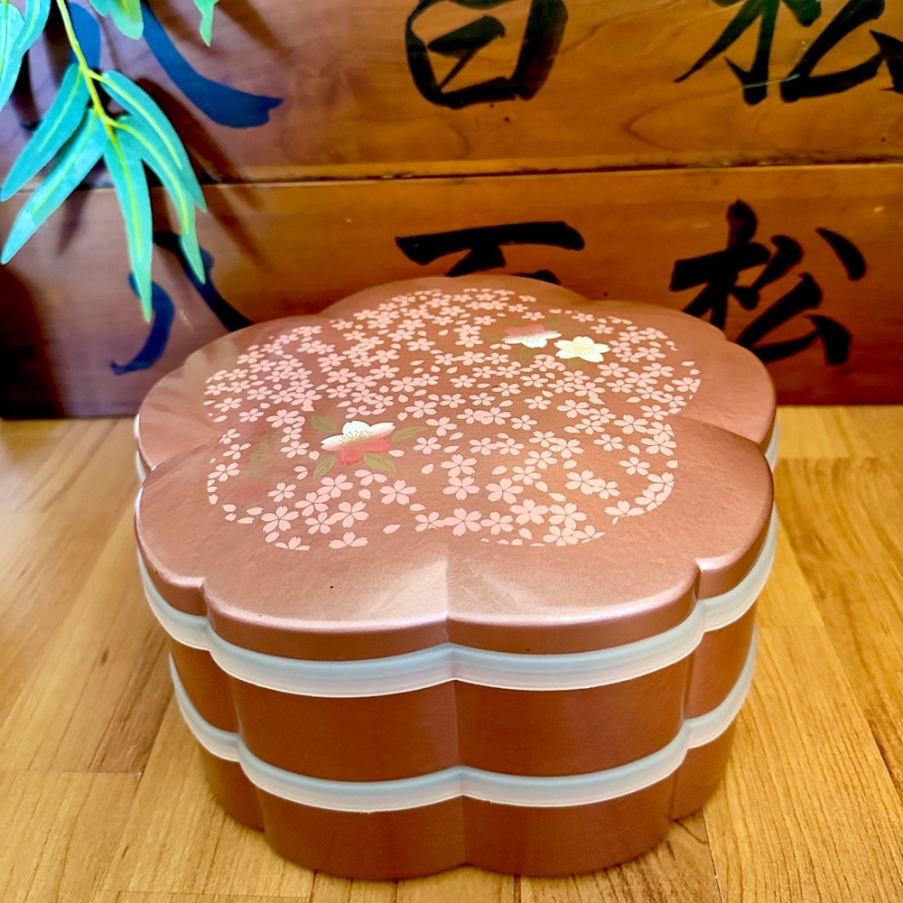 2-Tiered Pink Sakura Shaped Jubako Box